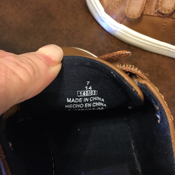 Old Navy Toddler, Triple Strap Dress Sneaker; sz 7 - Picture 5 of 7